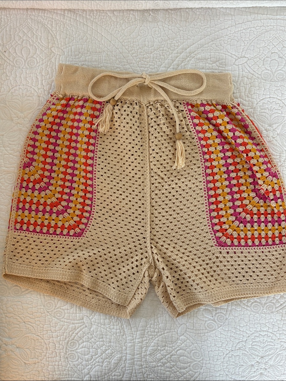 House of Harlow 1960 LIKE NEW Beige Crochet Shorts with Pink & Orange Detail